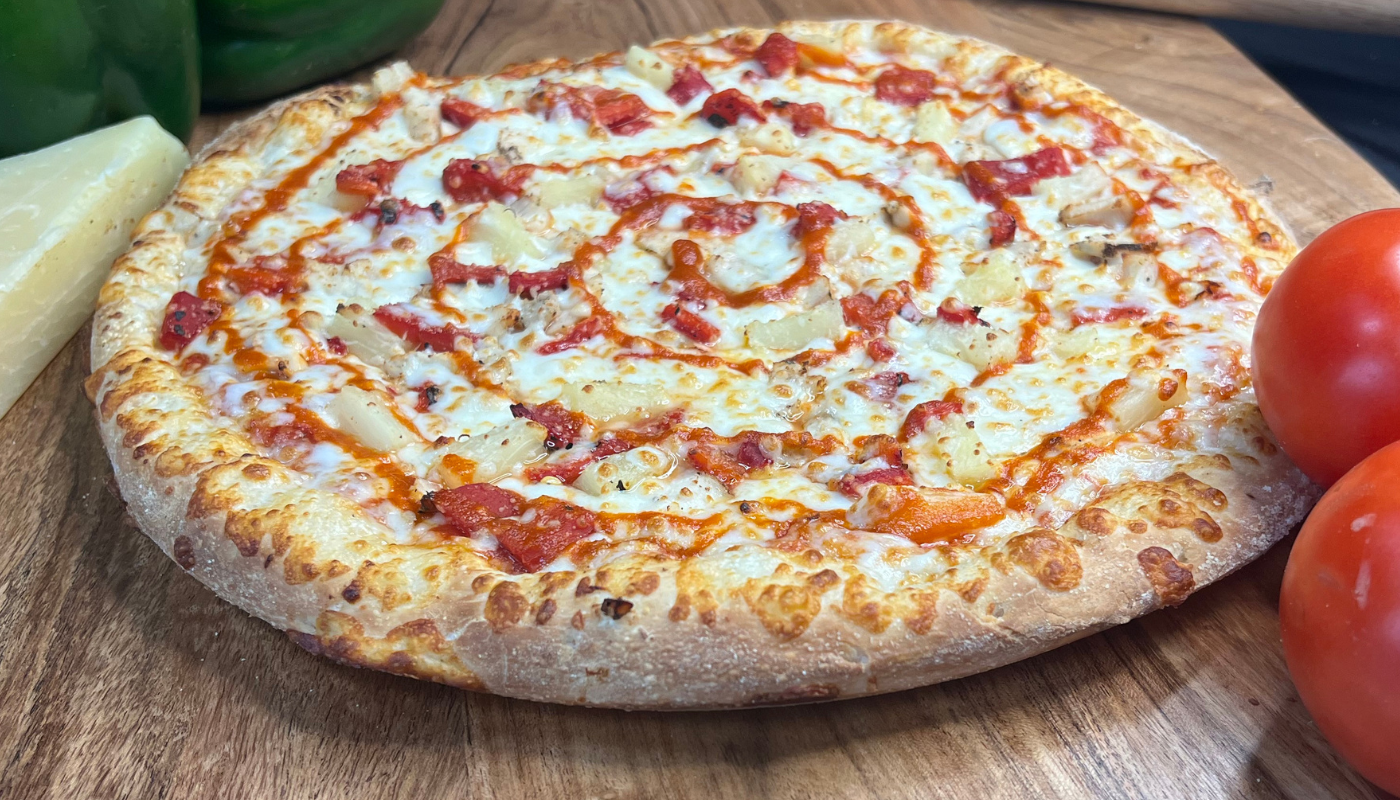 Sriracha Hawaiian Chicken Pizza image